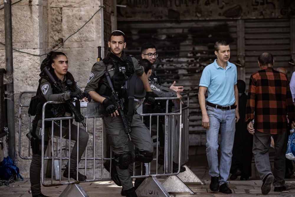 İsrail'den cuma namazı öncesi Mescid-i Aksa ve çevresinde yoğun güvenlik önlemleri - 8