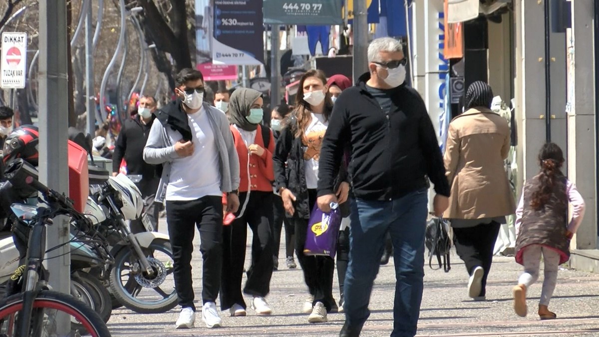 Bakan Koca açıkladı: Vaka sayısı en çok azalan 5 il