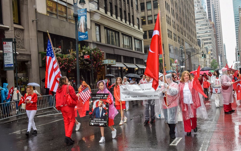 New York'ta Türk günü yürüyüşü