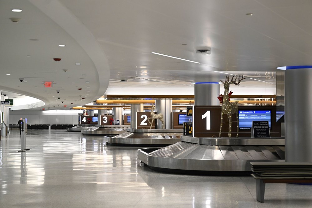 ABD'de hayat durdu: Kar fırtınası hava ve kara trafiğini felç etti - 4