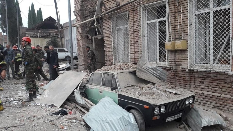 Azerbaycan'ın ikinci büyük şehrine Ermenistan'dan roketli saldırı - 2