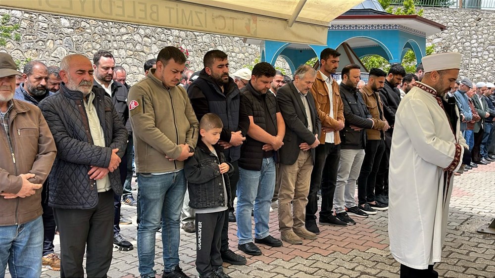 Minik Ardıç son seyahatine uğurlandı 73 NnPN n9QkEi0Ybj8 48uiA