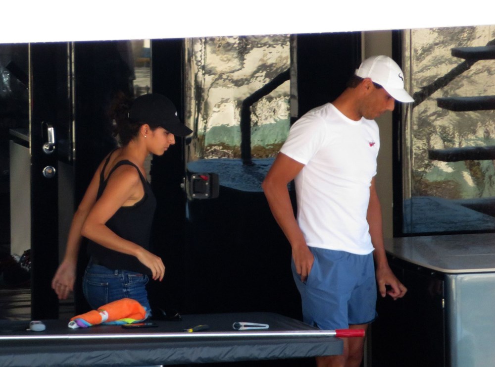 Rafael Nadal ile eşi Xisca Mery Perello ultra lüks yatlarını kendi temizledi - 9