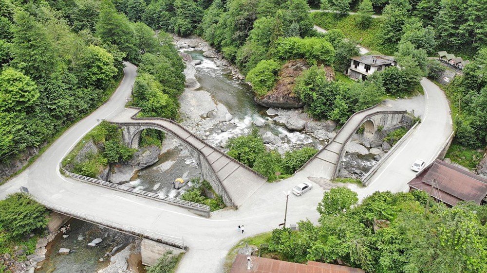 Artvin'de doğanın kalbindeki tarihi 'Çifte Köprüler' ziyaretçilerini bekliyor - 1