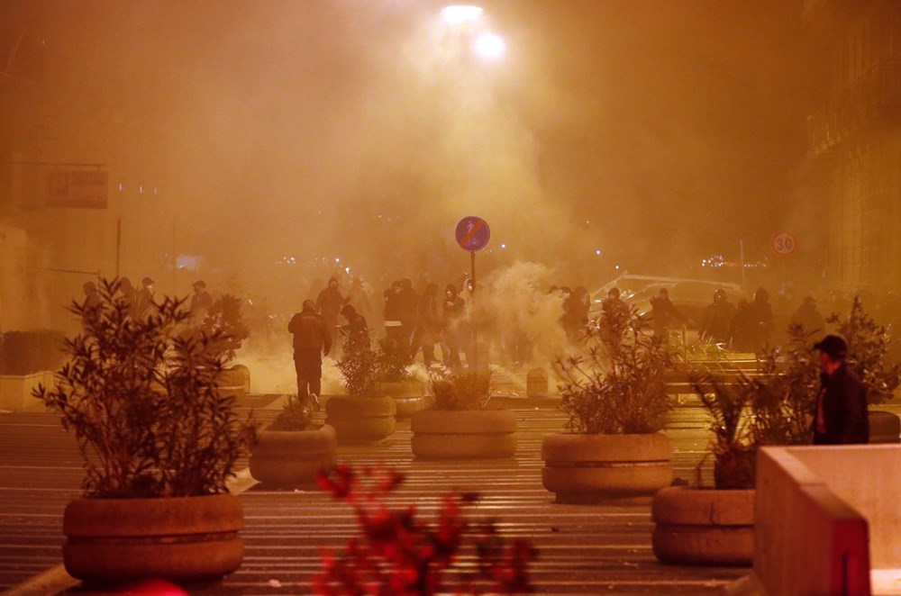 İtalya'nın Napoli kentinde sokağa çıkma yasağı olaylı başladı - 2