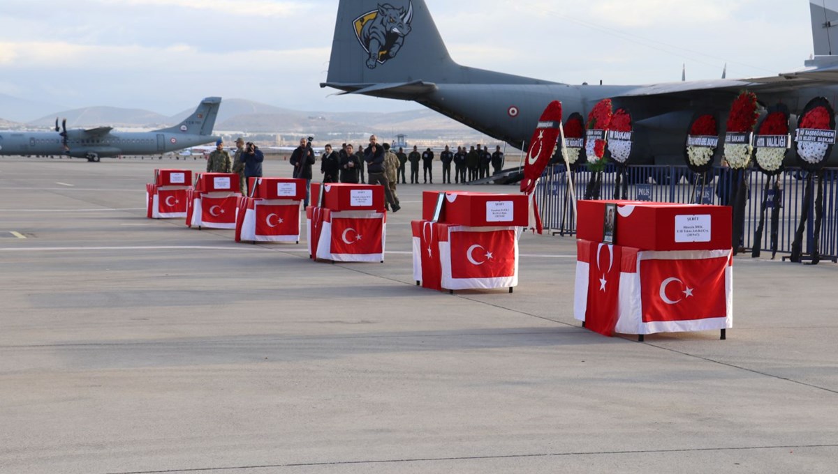 Isparta'da helikopter şehitleri için tören