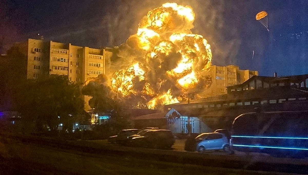 Rus savaş uçağı şehre düştü