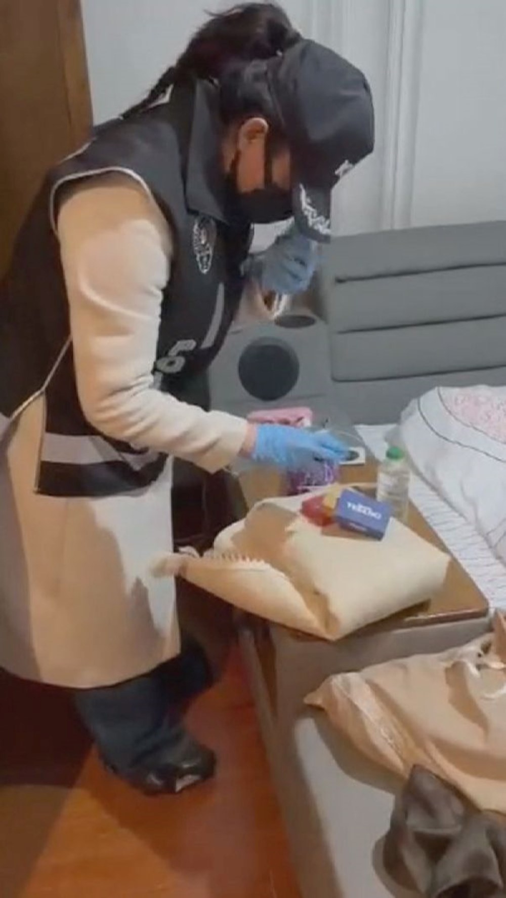 Belinde silahla para saçan sosyal medya fenomeni Aleyna Dalveren gözaltına alındı - 3