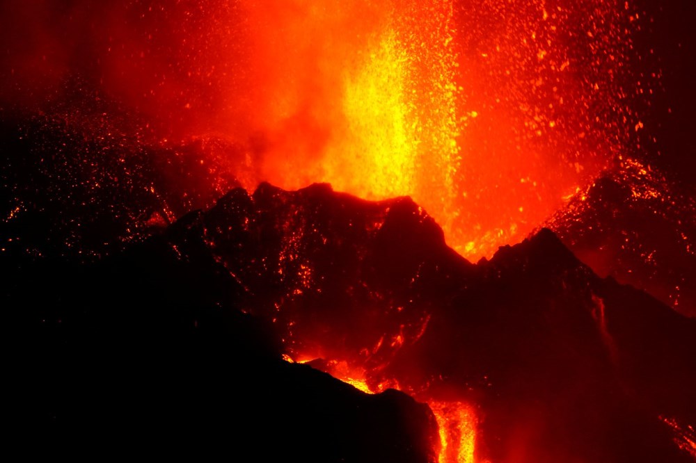 La Palma Yanardağı’nda lav akışı hızlandı: Onlarca ev daha yutuldu - 1