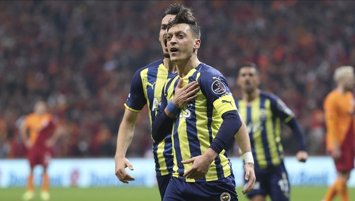 Mesut Özil: Fenerbahçe'den başka bir takımda kariyerimi noktalamayacağım