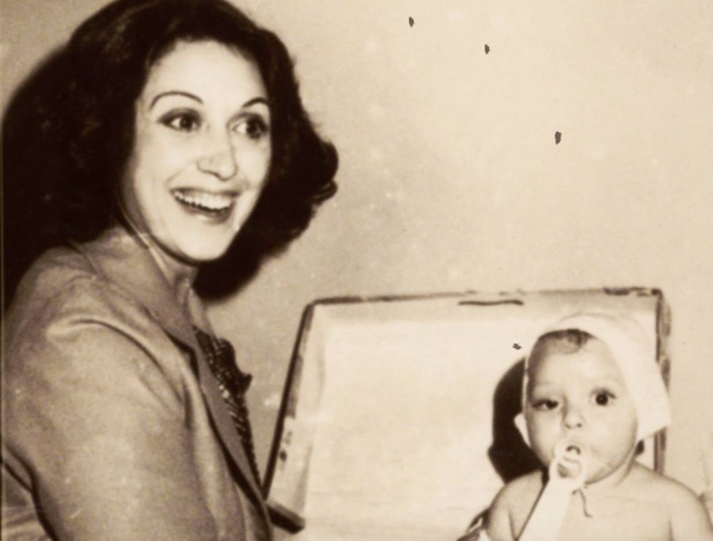 Su Burcu Yazgı Coşkun'dan nostaljik kare (Ünlülerin çocukluk ve gençlik halleri) - 371