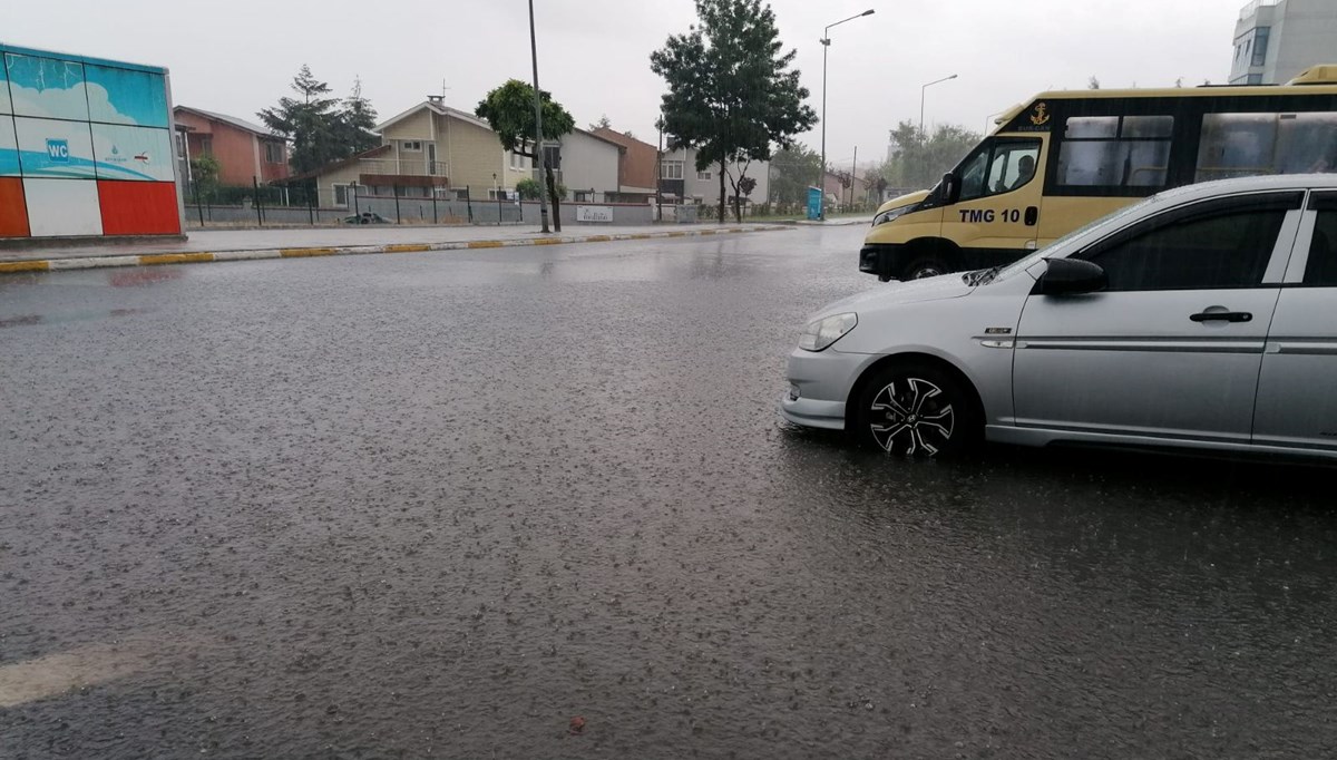 İstanbul’da sağanak yağış devam ediyor: Meteoroloji uyarmıştı