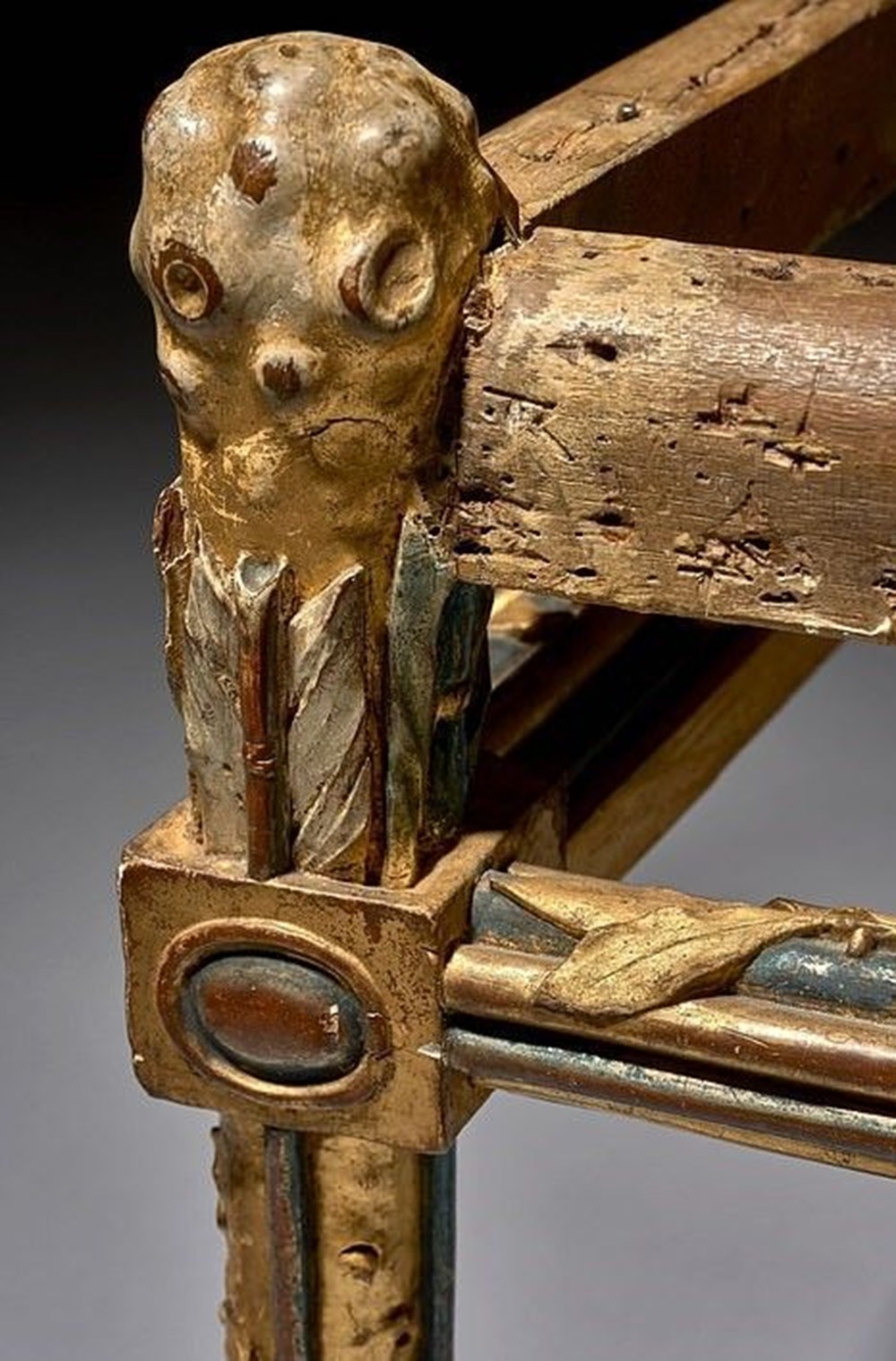 Fransa Kralı 16’ncı Louis’nin kardeşine ait 4 sandalye 1 Fransa Kralı 16’ncı Louis’nin kardeşine ait 4 sandalye 1