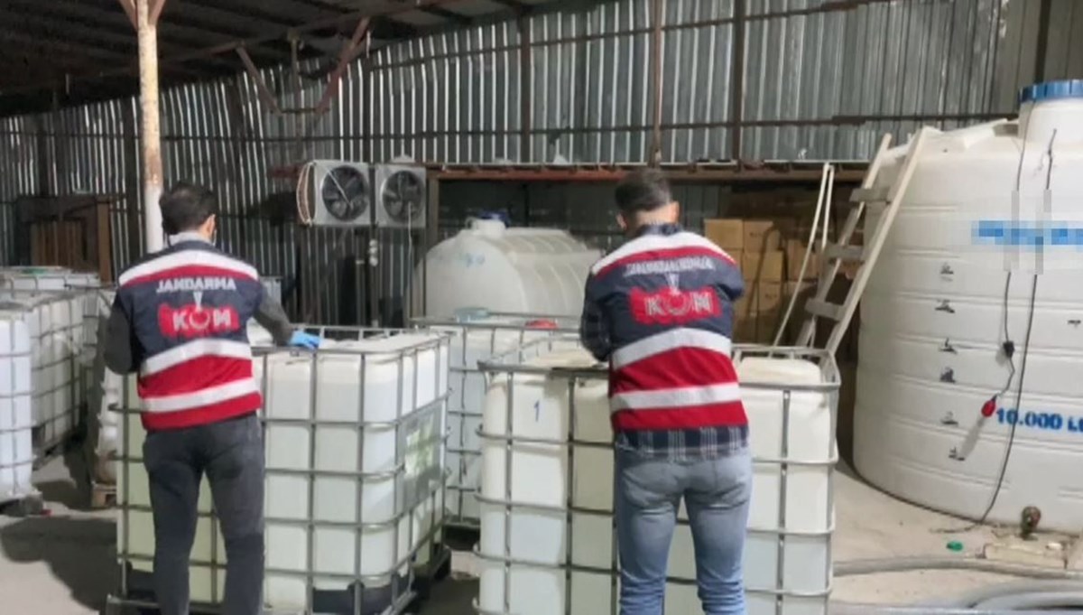 İstanbul'daki operasyonda 12 bin litre etil alkol ele geçirildi
