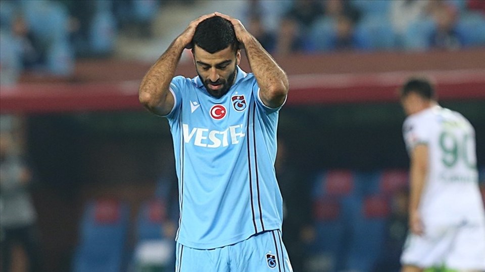 Trabzonspor'dan Abdülkadir Ömür ve Umut Bozok için kadro dışı kararı - 1
