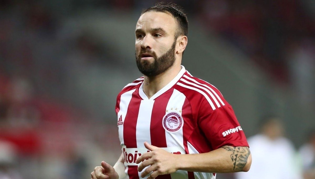 Mathieu Valbuena, Olympiakos'tan ayrıldığını açıkladı