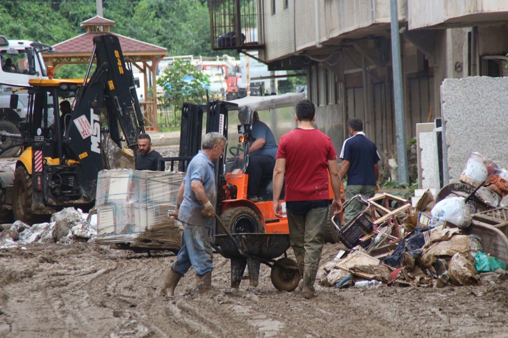 Artvin'de sel afetinin bilançosu ağır: 39 yapı yıkıldı,1459'u hasarlı - 18