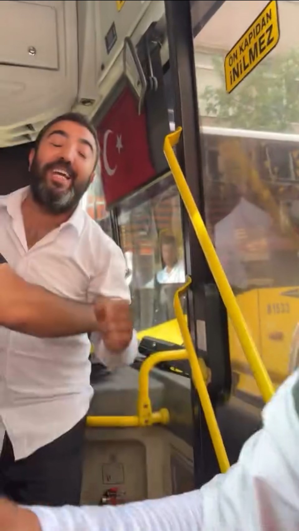 İETT otobüsünde karekod kavgası - 1