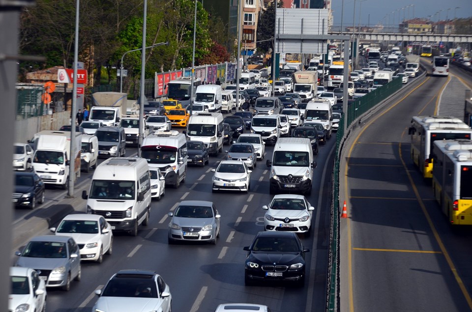 Trafiğe Mart'ta 97 bin 974 aracın kaydı yapıldı - 1