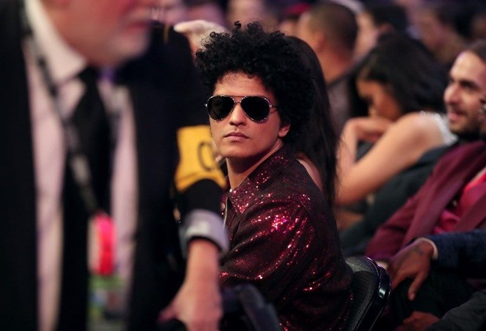 'Geleceğin Michael Jackson'ı Bruno Mars Grammy Ödülleri'ne damga vurdu
