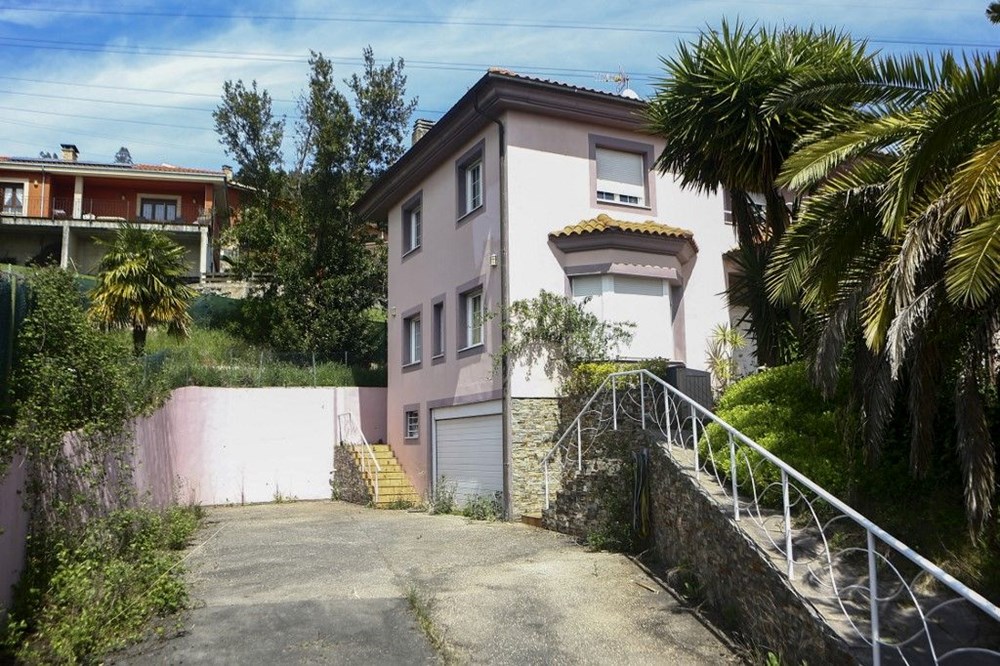 İspanya'daki korku evi: Hasta sandıkları çocuklarını 4 yıl eve kapattılar! - 5