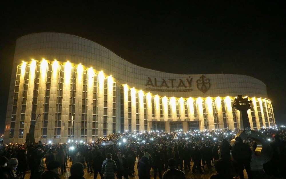 Kazakistan’ın Almatı şehrinde protestocular Valilik binasına girdi, başkentte OHAL ilan edildi - 34