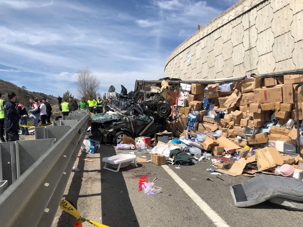 Çankırı'da katliam gibi kaza: 4 ölü, 2'si polis 3 yaralı - 11