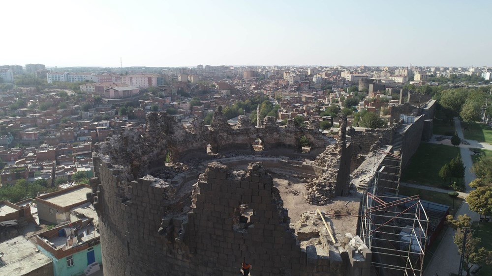 Diyarbakır'da gecekonduların yıkılmasıyla kitabe ve nişler ortaya çıktı - 18