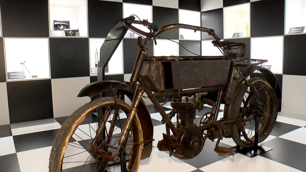 MİT gizli silahlarını sergiledi: Robot kravat, ses kayıt cihazları - 4