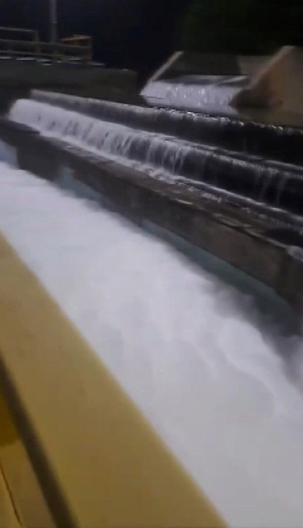 Yalova'da içme suyunu karşılayan barajda köpüklenme: Kent genelinde sular kesildi - 1