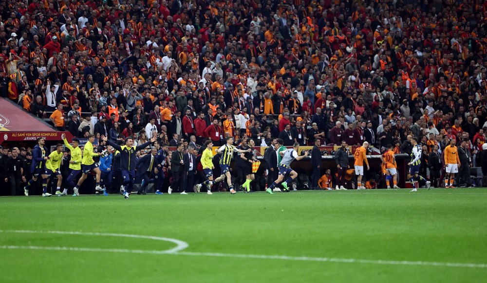 Fenerbahçeli Oosterwolde ve Mert Müldür için olaylı derbi davasında zorla getirme kararı - 4