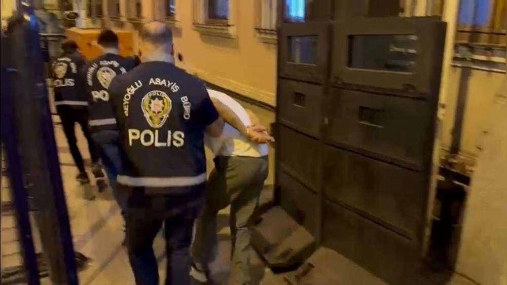 Taksim Meydanı'nda cinayet: Altı kişi döverek öldürdüler! - 7