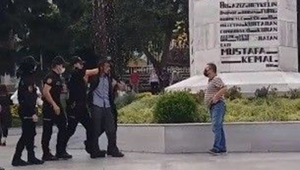 Atatürk heykeline çekiçli saldırıya gözaltı
