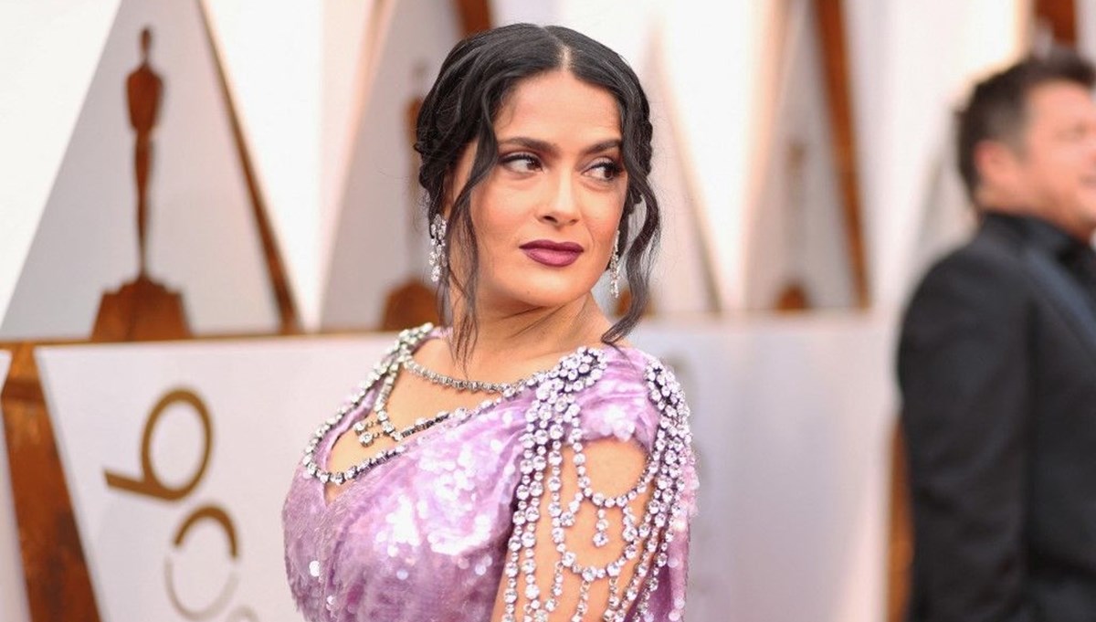 Salma Hayek'in corona virüs isteği: Bırakın evimde öleyim