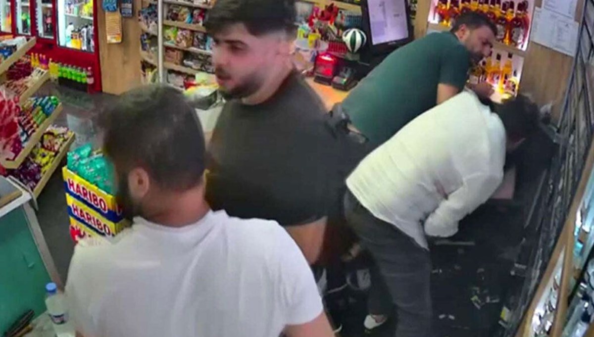 Esenyurt tekel bayi saldırısında 3 milyon TL iddiası: Erzen ailesinin avukatı konuştu Esenyurt tekel bayi saldırısında 3 milyon TL iddiası: Erzen ailesinin avukatı konuştu