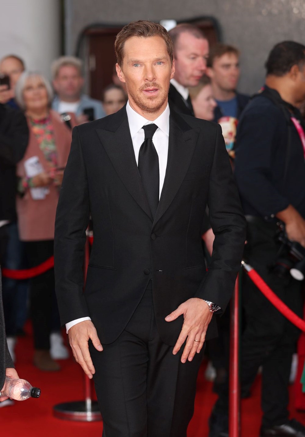 Benedict Cumberbatch sözünü tuttu: Ukraynalı bir aileye kapılarını açtı - 5