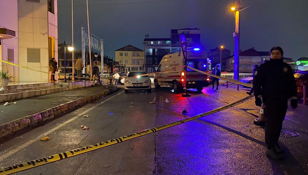 Düğün salonunda kavga: 2 kişi silahla vuruldu Düğün salonunda kavga: 2 kişi silahla vuruldu