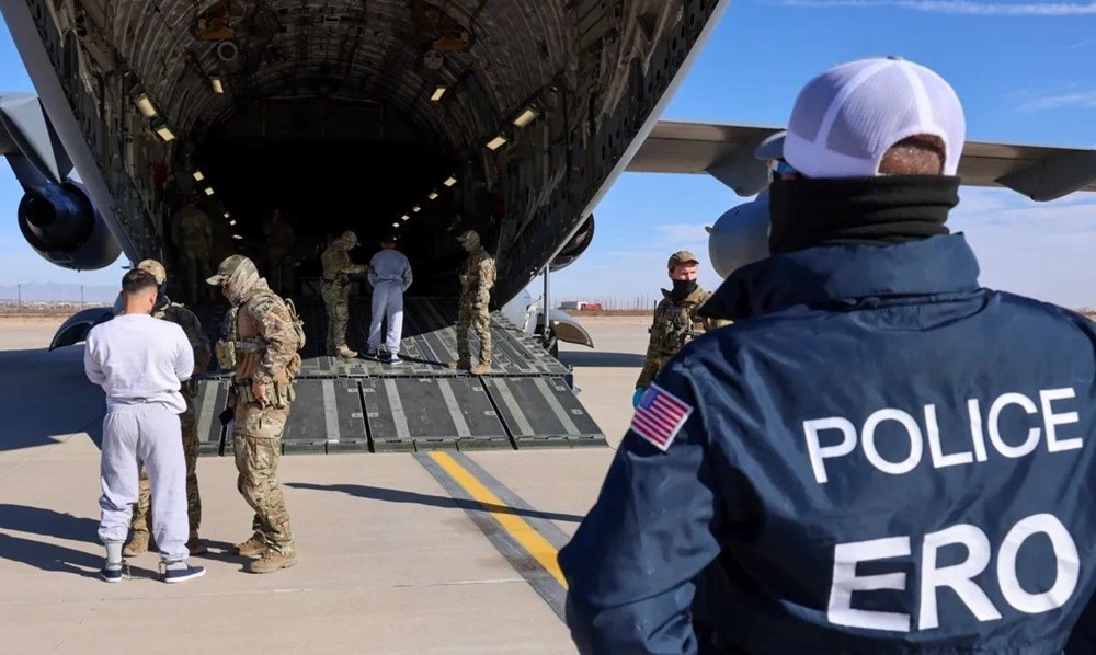 Göçmenler Guantanamo Körfezi'nde: