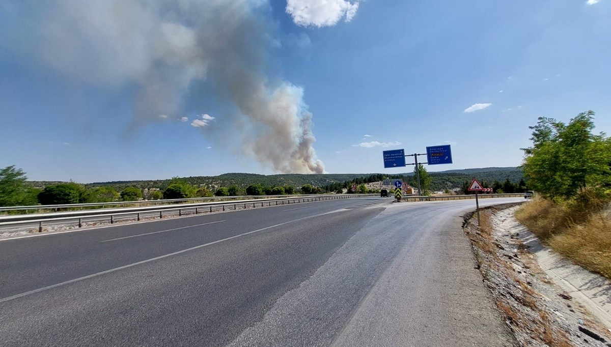 Kütahya ve Çanakkale’de orman yangını (Havadan ve karadan müdahale sürüyor)