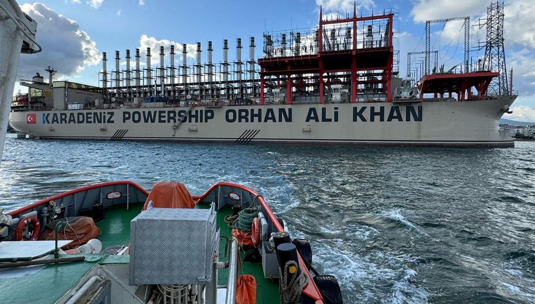 Yalova'da gemi karaya oturdu