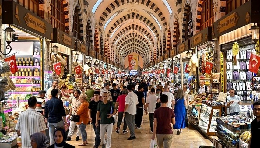 Eminönü'nde bayram arifesinde yoğunluk