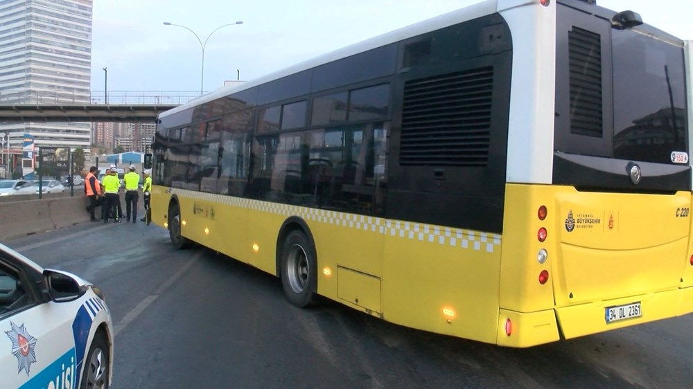 Kadıköy'de kaza: Trafik felç oldu - 3