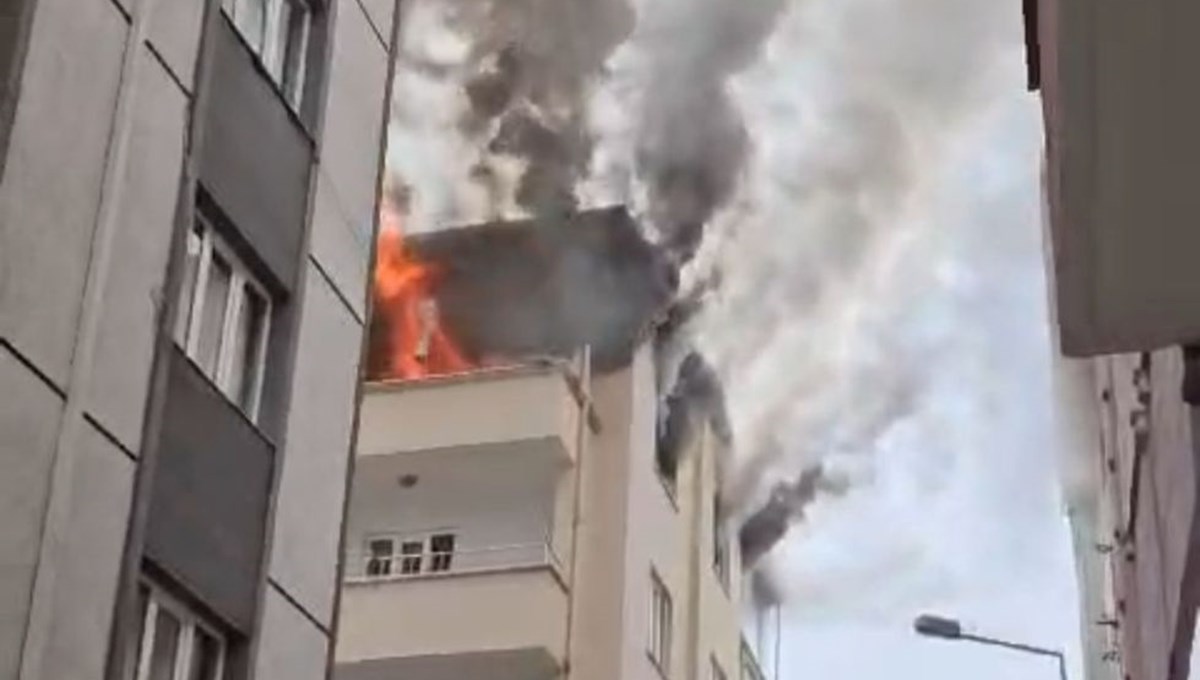 Sinir krizi geçirip, evi ateşe verdi