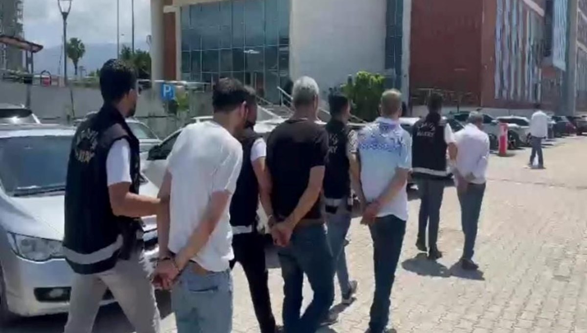 Hatay'da çek senet mafyasına operasyon: 4 tutuklama Hatay'da çek senet mafyasına operasyon: 4 tutuklama