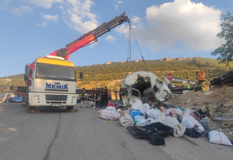 Gaziantep'te katliam gibi kaza: 5 ölü, 17 yaralı - 1