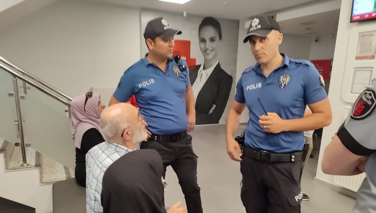 50 bin lirasını kaptırmaktan son anda kurtuldu 50 bin lirasını kaptırmaktan son anda kurtuldu