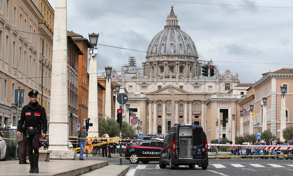 Roma'da bomba paniği: Bir banka tahliye edildi - 1