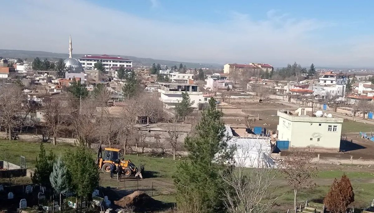 Tel örgü kavgasında ağabeyi ve yeğenlerini vurdu