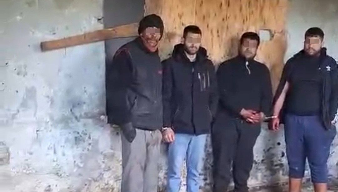 İzmir'de at eti keserken suçüstü yakalandılar
