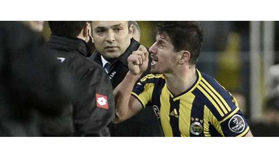 Emre'den 'kırmızı' açıklaması
